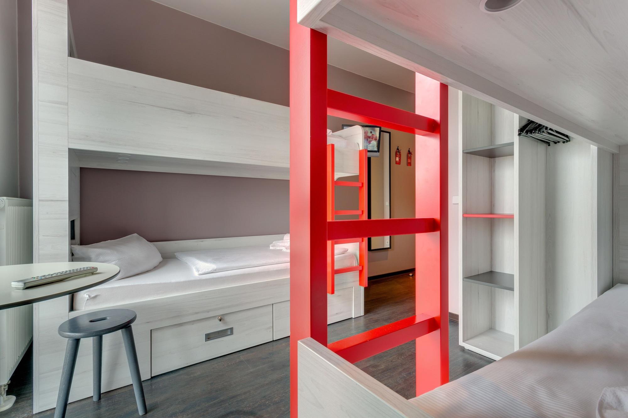 Meininger Hotel Berlin Alexanderplatz Ngoại thất bức ảnh