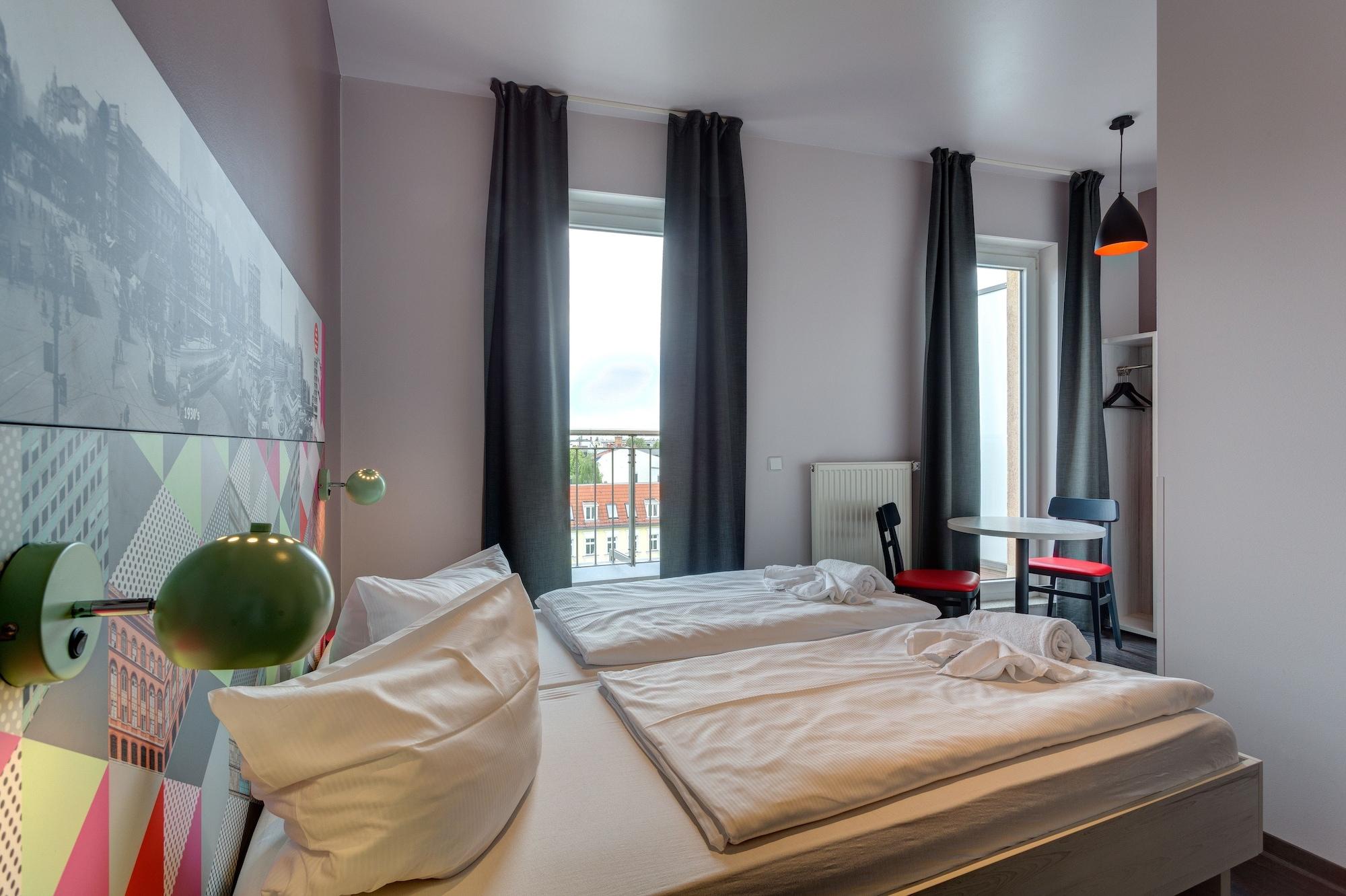 Meininger Hotel Berlin Alexanderplatz Ngoại thất bức ảnh
