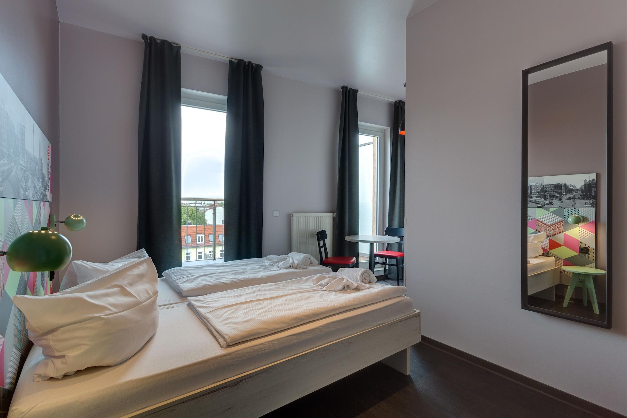 Meininger Hotel Berlin Alexanderplatz Ngoại thất bức ảnh
