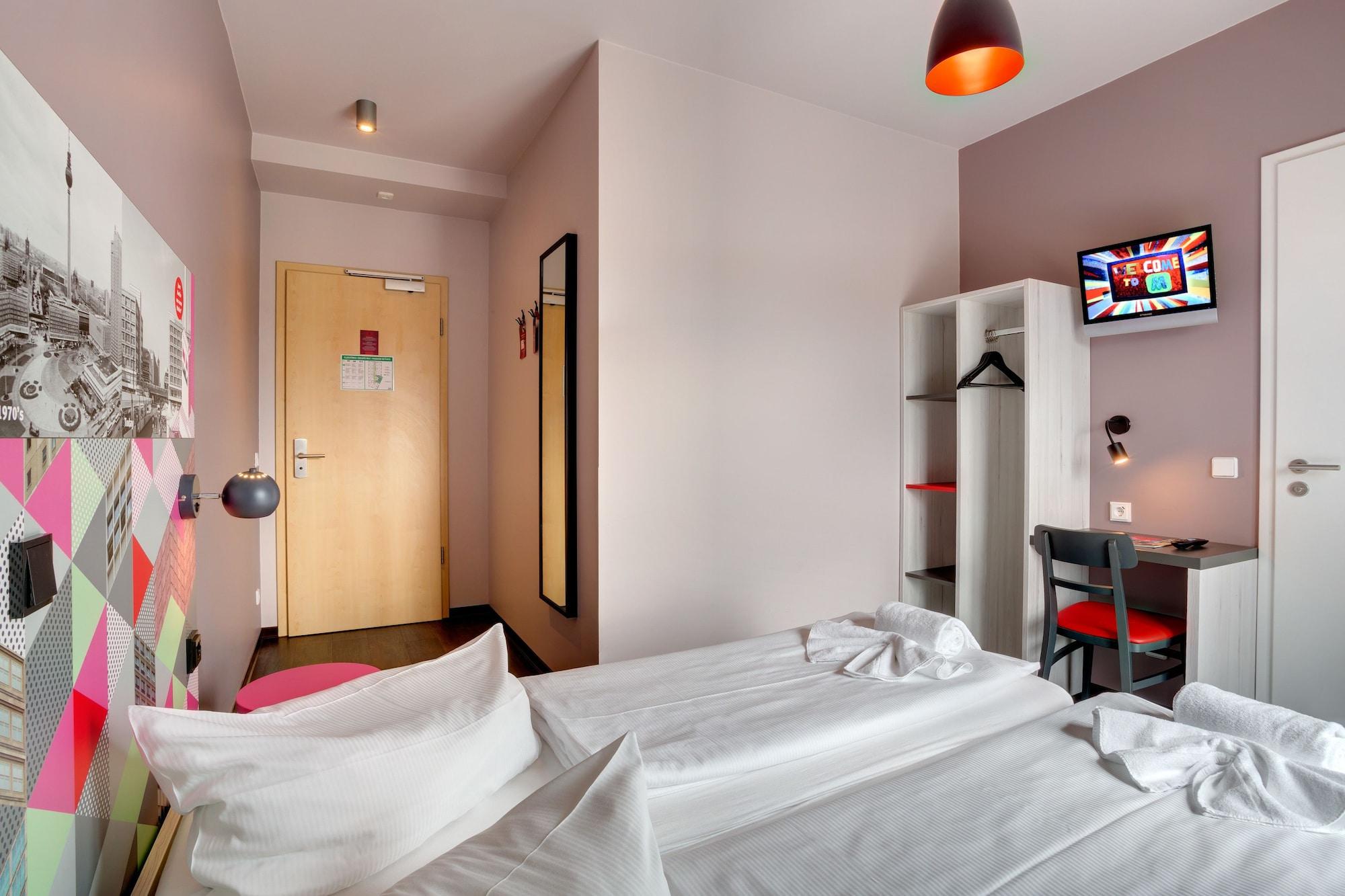 Meininger Hotel Berlin Alexanderplatz Ngoại thất bức ảnh