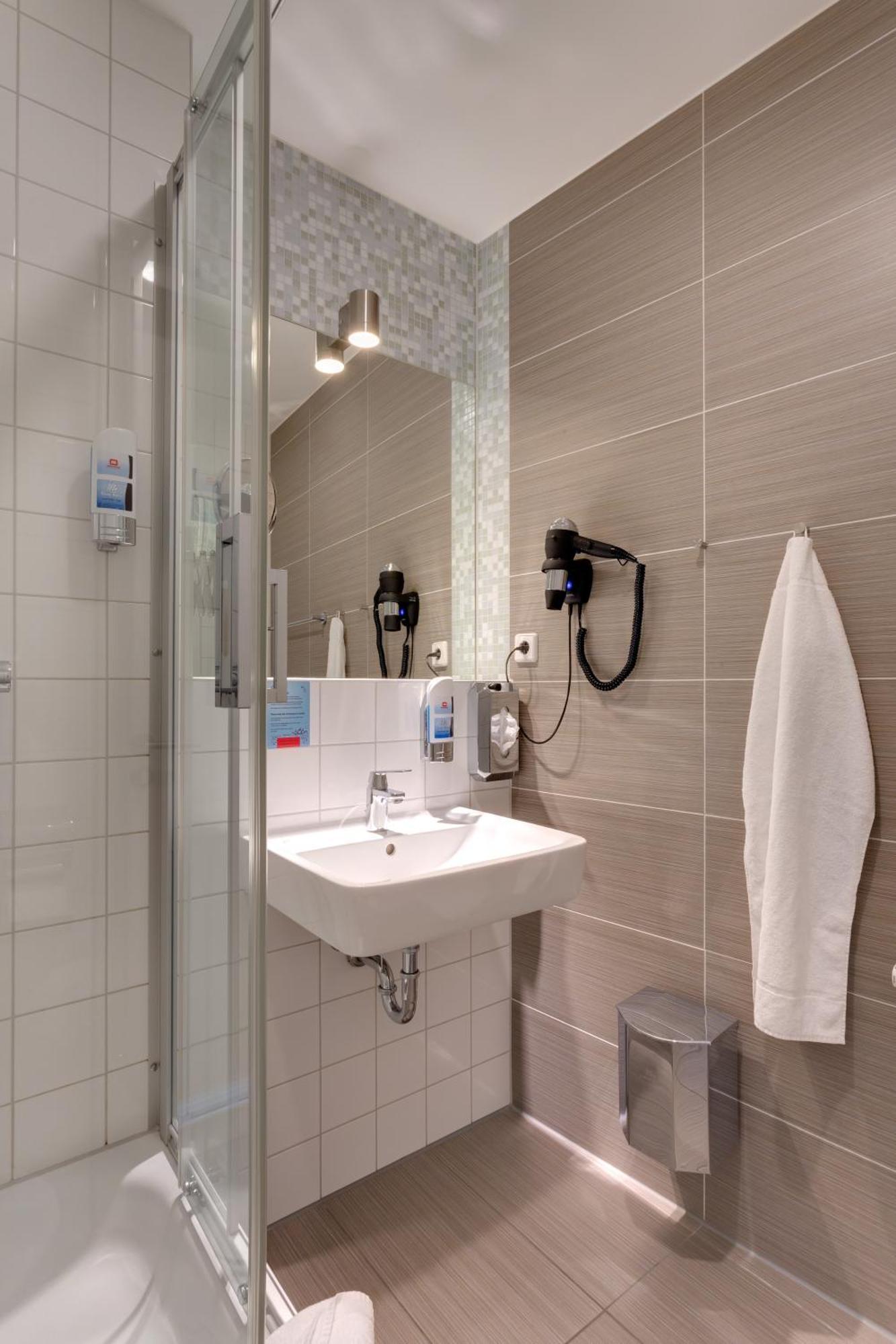 Meininger Hotel Berlin Alexanderplatz Phòng bức ảnh