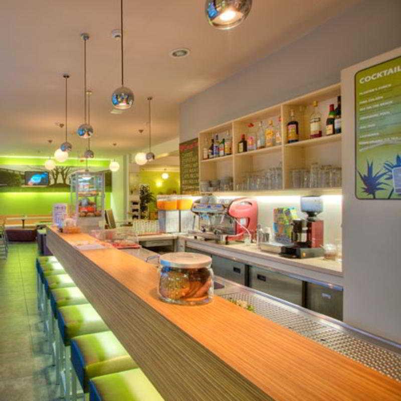 Meininger Hotel Berlin Alexanderplatz Ngoại thất bức ảnh