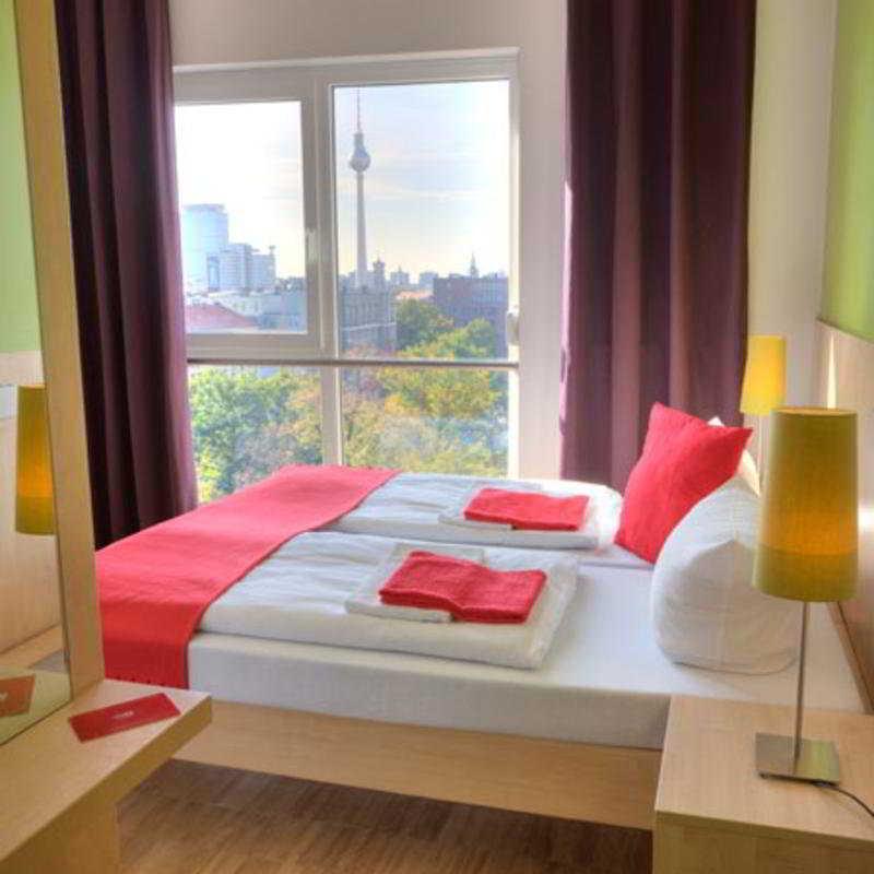 Meininger Hotel Berlin Alexanderplatz Ngoại thất bức ảnh