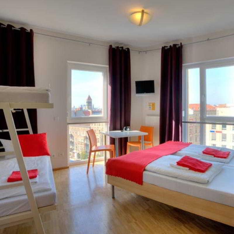 Meininger Hotel Berlin Alexanderplatz Ngoại thất bức ảnh