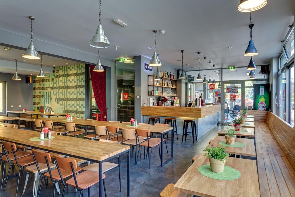 Meininger Hotel Berlin Alexanderplatz Ngoại thất bức ảnh