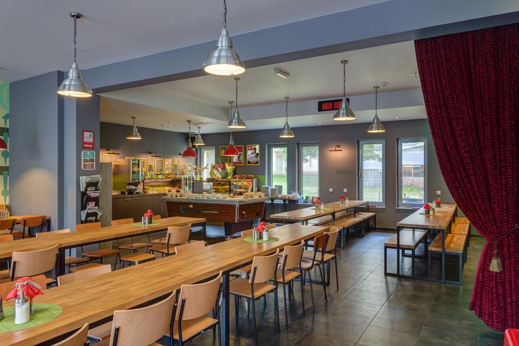 Meininger Hotel Berlin Alexanderplatz Ngoại thất bức ảnh