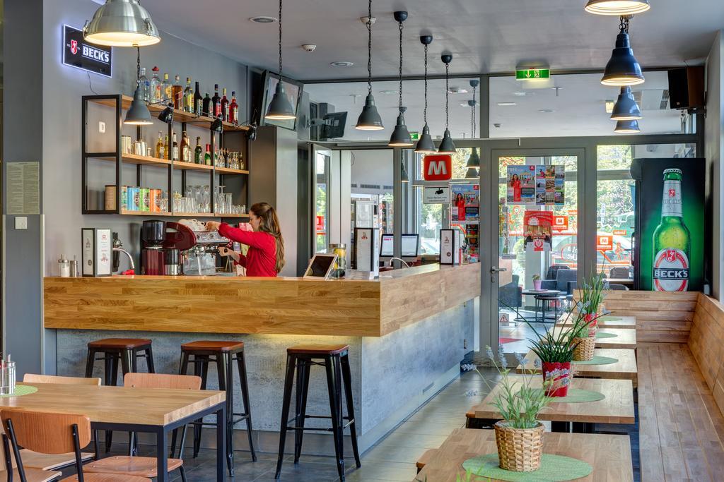 Meininger Hotel Berlin Alexanderplatz Ngoại thất bức ảnh