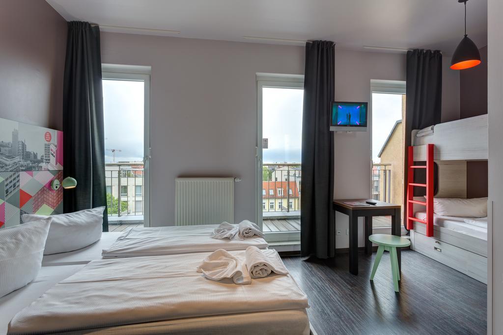 Meininger Hotel Berlin Alexanderplatz Ngoại thất bức ảnh