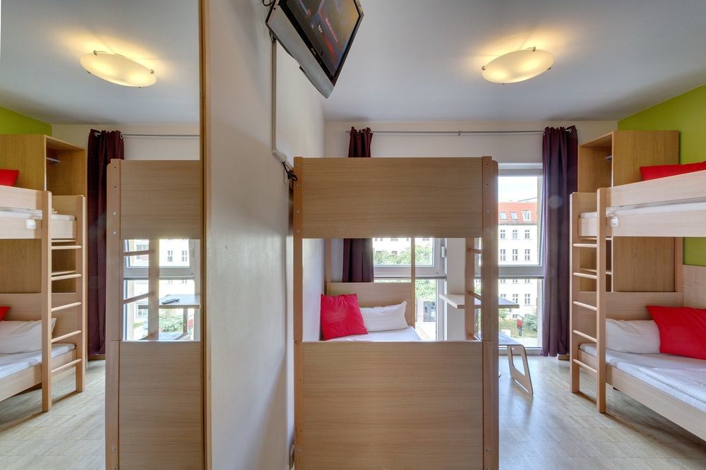 Meininger Hotel Berlin Alexanderplatz Ngoại thất bức ảnh