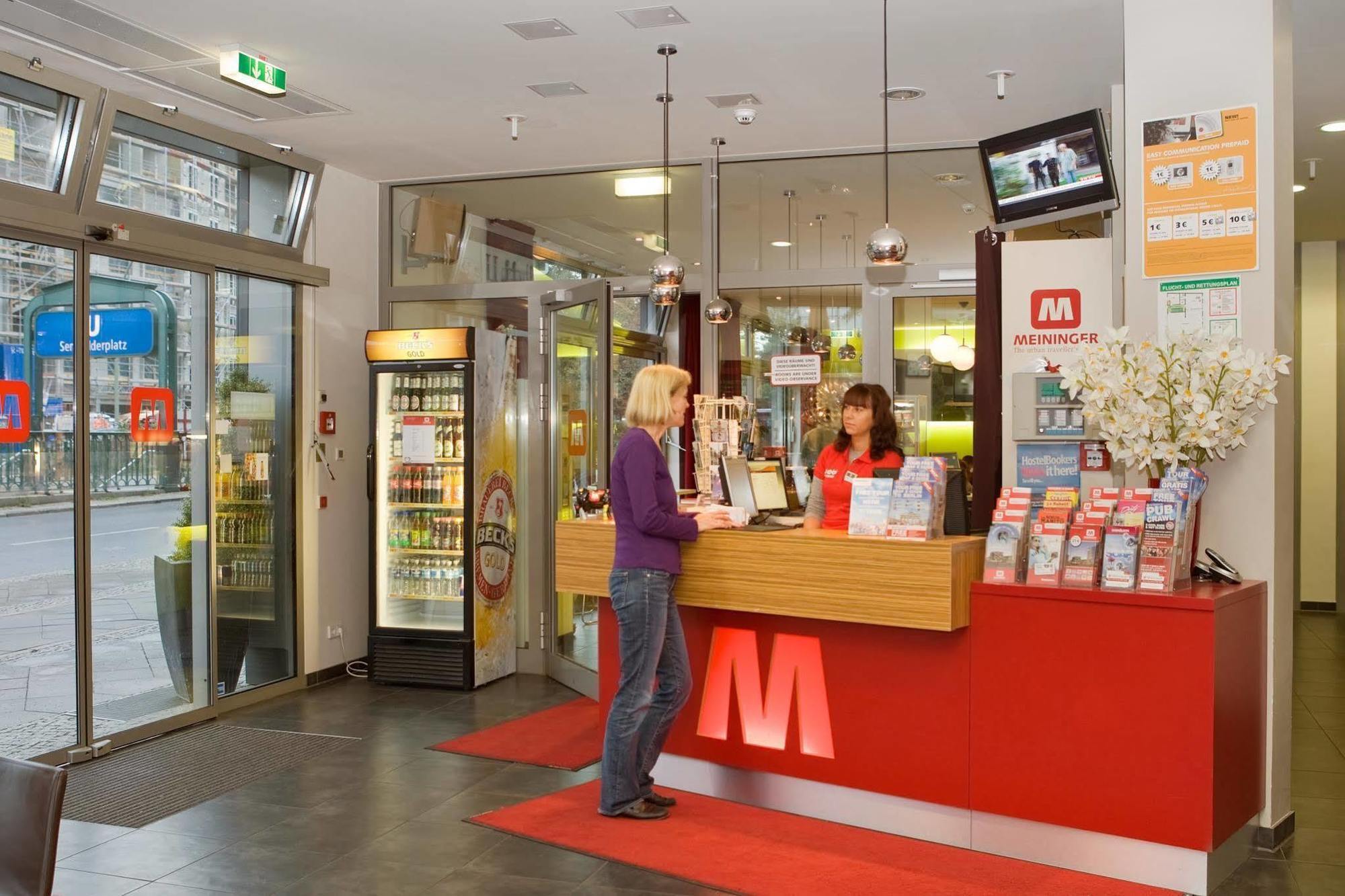 Meininger Hotel Berlin Alexanderplatz Ngoại thất bức ảnh